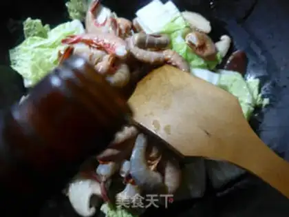 Make Fry mushroom cabbage and shrimp step 2