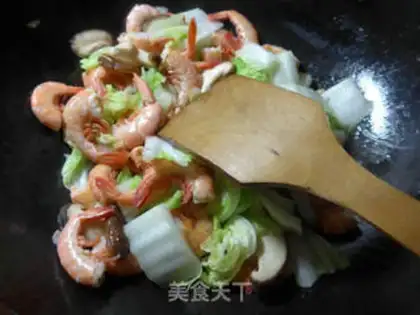 Make Fry mushroom cabbage and shrimp step 3