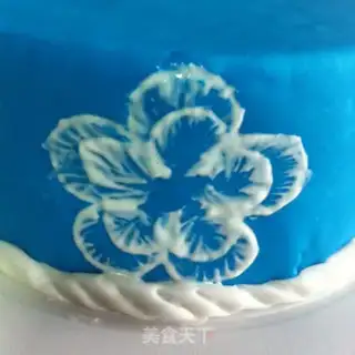 Make Frozen candy cake step 13