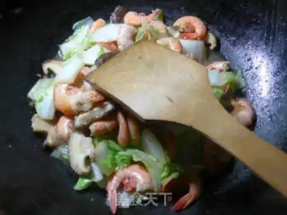 Make Fry mushroom cabbage and shrimp step 6