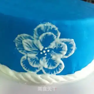 Make Frozen candy cake step 14