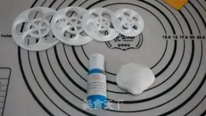 Make Rolling sugar cake step 27
