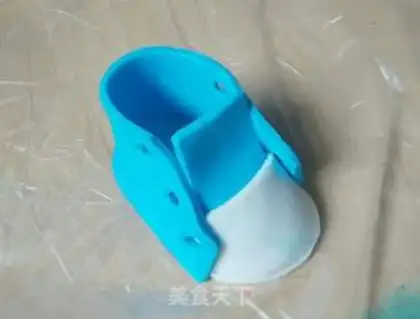 Make Rolling sugar baby shoes step 10