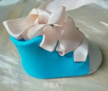 Make Rolling sugar baby shoes step 11