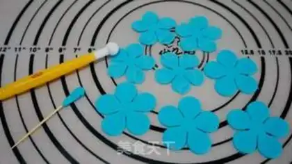 Make Rolling sugar cake step 29