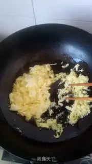 Make Egg fried rice step 1