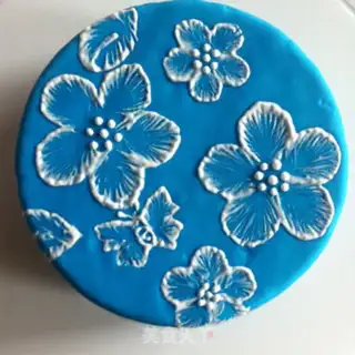 Make Frozen candy cake step 18