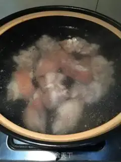 Make Clean up the pig hoof step 1