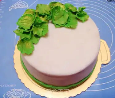 Make The field rolls sugar cake step 0