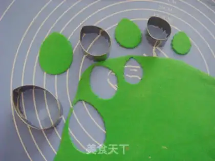 Make The field rolls sugar cake step 1