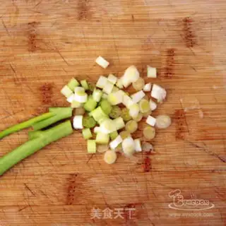 Make Spicy pig skin step 1