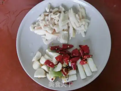 Make Potato burning pig feet is common practice step 0