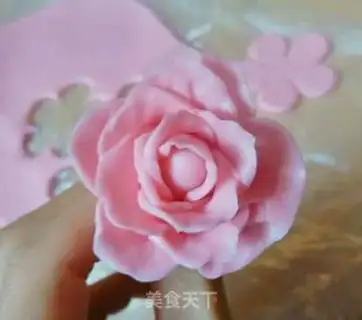 Make Rolling sugar double cake step 16