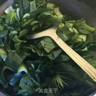 Make Twin mushrooms and green vegetables step 1