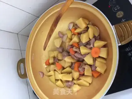 Make Curry vegetable beef rice step 3
