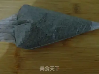 Make Black Sesame Macalon step 6
