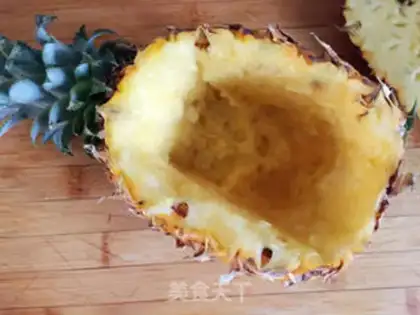 Make Pineapple rice step 1