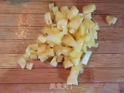 Make Pineapple rice step 2