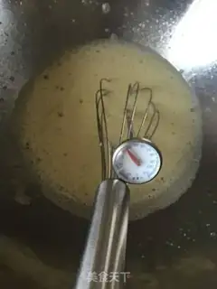 Make An orange sponge cake cup step 1