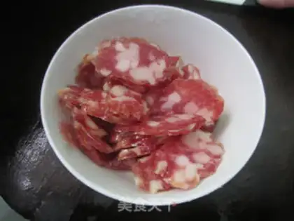 Make Onion sausage egg rice step 2