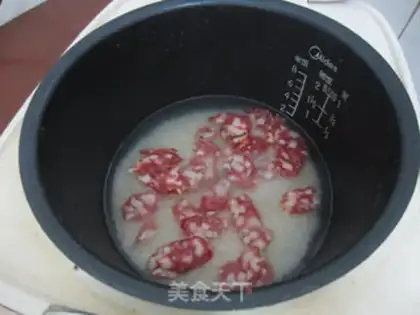 Make Onion sausage egg rice step 3
