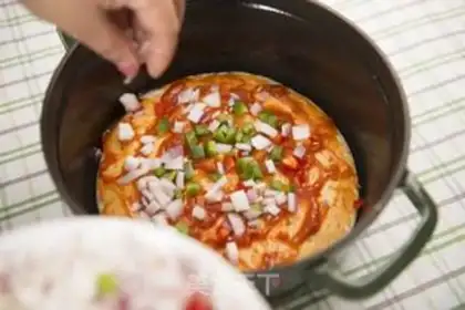 Make Bacon ham pizza step 3