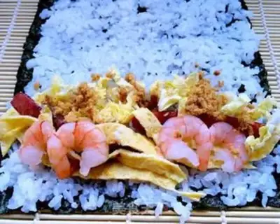 Make Homemade simple sushi step 4