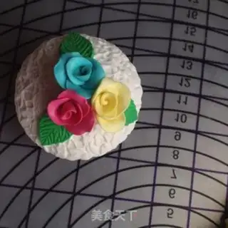 Make Rolling sugar cupcakes step 10