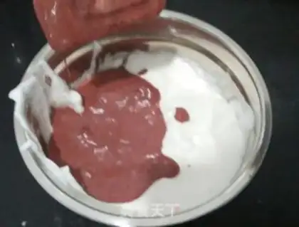 Make A red velvet fruit cake step 15