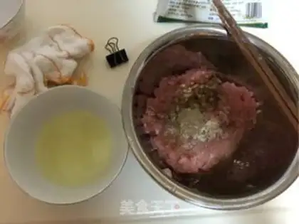 Make Onion pan sticker step 2