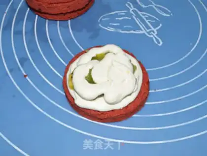 Make A red velvet fruit cake step 29