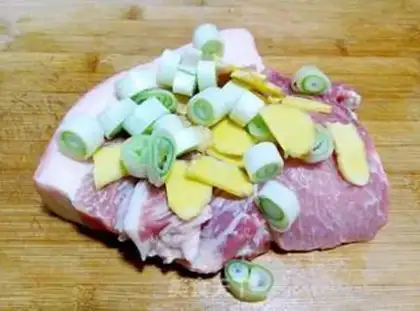 Make Sour soup, meat dumplings step 2
