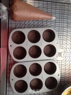 Make Chocolate cupcakes step 5