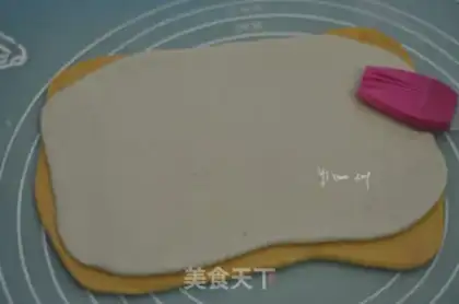 Make Three-coloured rolls step 6