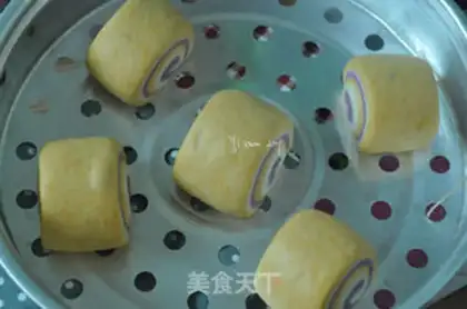 Make Three-coloured rolls step 10