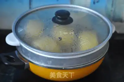 Make Three-coloured rolls step 11