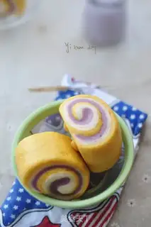 Make Three-coloured rolls step 12