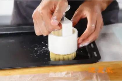 Make Lian Yuen Yuen step 11