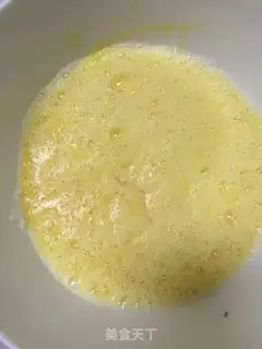 Make Fresh milk strawberry cake step 1