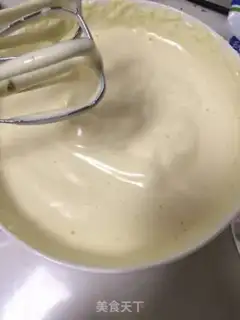 Make Fresh milk strawberry cake step 2