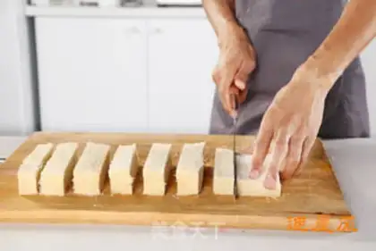 Make Cracker onions step 1