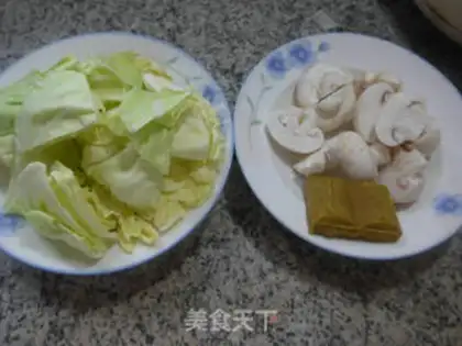 Make Curry mushroom cabbage step 0