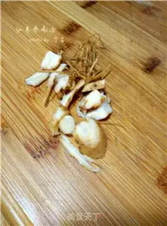 Make Chicken soup with red dates step 3