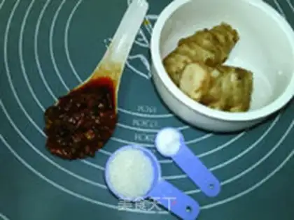 Make Spicy sauce and ginger step 0