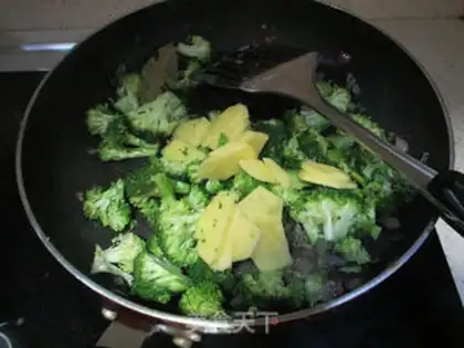 Make Bacon broccoli cream soup step 3