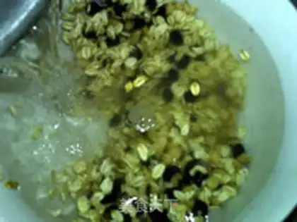 Make oatmeal black soybean step 2