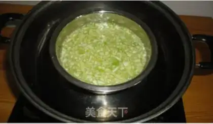 Make Tucked eggs, spade pudding step 1