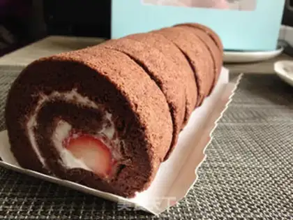Make Coco Strawberry Cake roll step 12