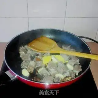 Make Red roasted cow noodles step 3