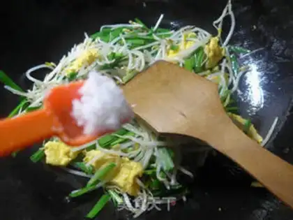 Make Cream eggs fried green bean sprouts step 6